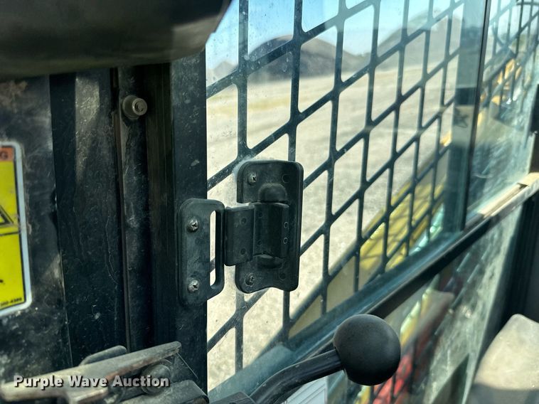 image for item DN0737 2010 Caterpillar  246C skid steer loader