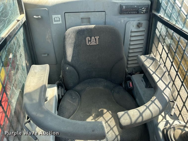 image for item DN0737 2010 Caterpillar  246C skid steer loader