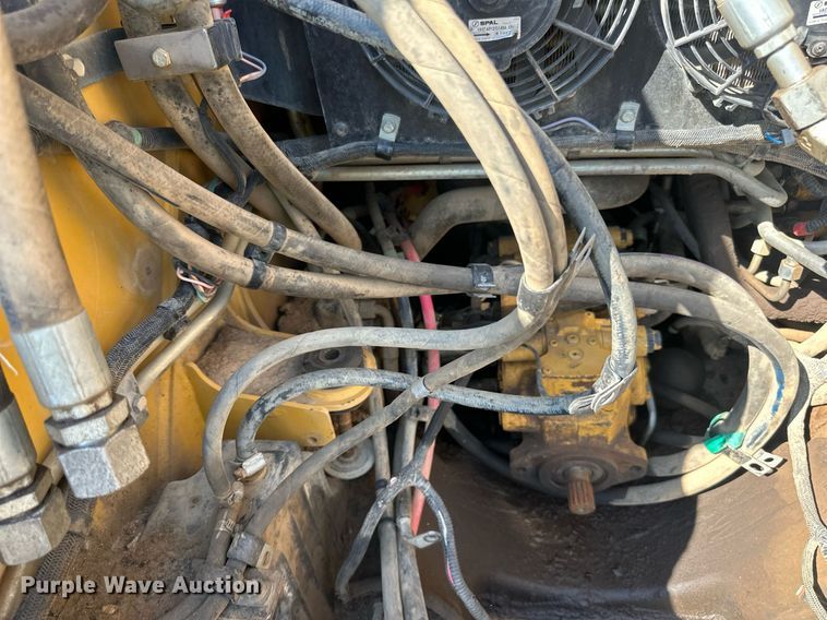 image for item DN0737 2010 Caterpillar  246C skid steer loader
