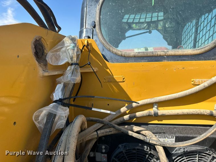 image for item DN0737 2010 Caterpillar  246C skid steer loader