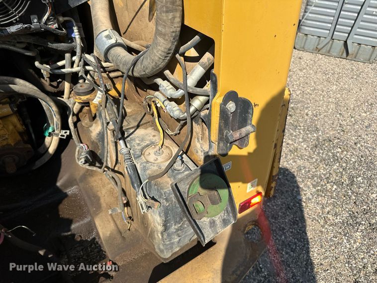 image for item DN0737 2010 Caterpillar  246C skid steer loader