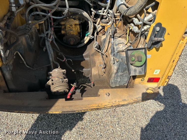 image for item DN0737 2010 Caterpillar  246C skid steer loader