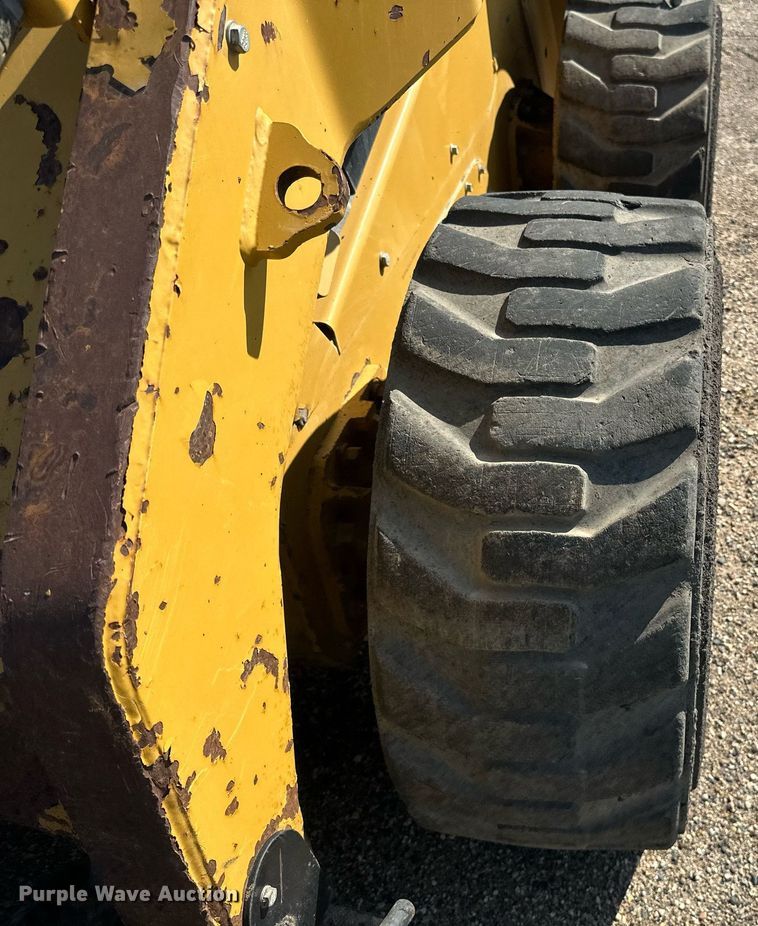 image for item DN0737 2010 Caterpillar  246C skid steer loader