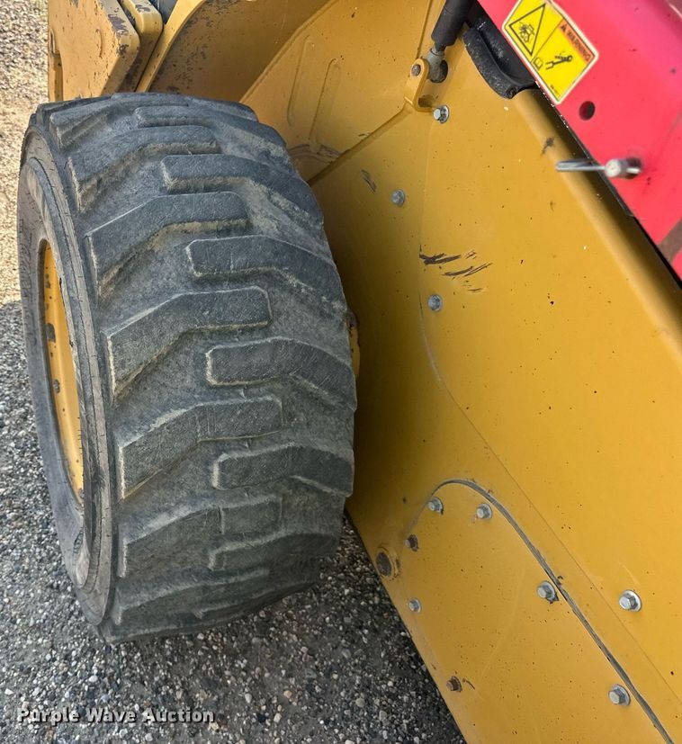 image for item DN0737 2010 Caterpillar  246C skid steer loader