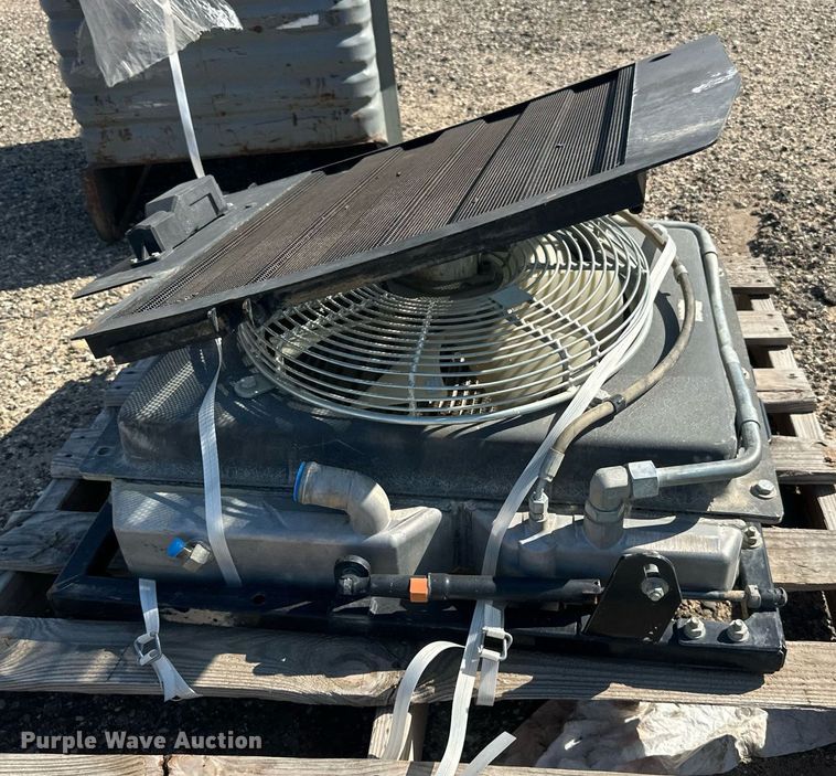 image for item DN0737 2010 Caterpillar  246C skid steer loader