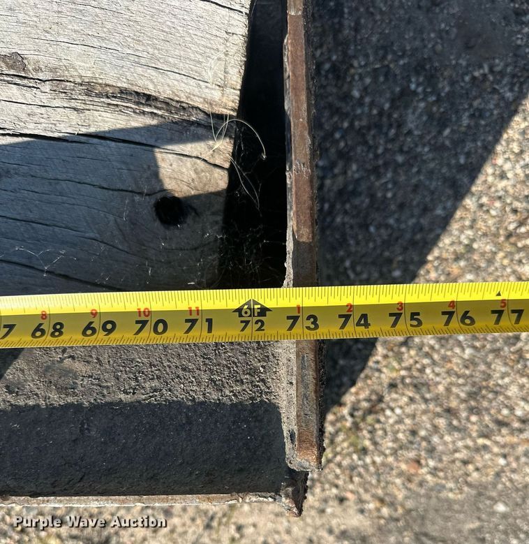 image for item DN0737 2010 Caterpillar  246C skid steer loader