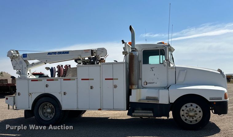 image for item DN0738 1986 Kenworth  T600A utility / service truck