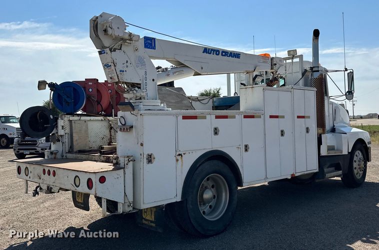 image for item DN0738 1986 Kenworth  T600A utility / service truck