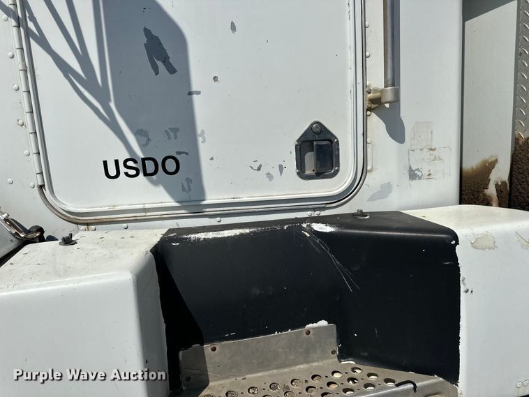 image for item DN0738 1986 Kenworth  T600A utility / service truck