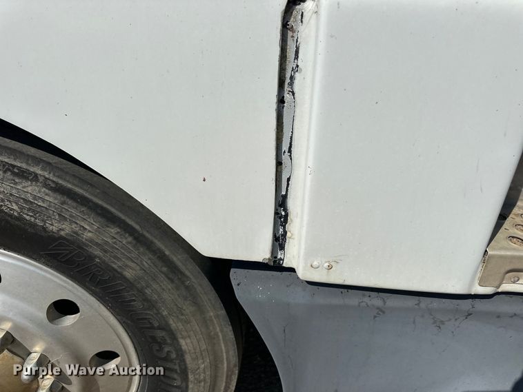 image for item DN0738 1986 Kenworth  T600A utility / service truck