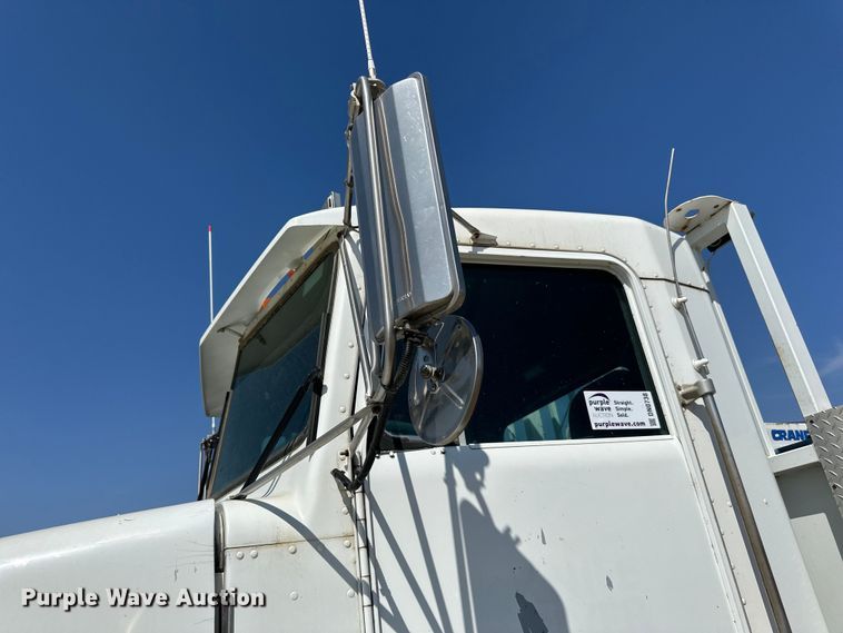 image for item DN0738 1986 Kenworth  T600A utility / service truck