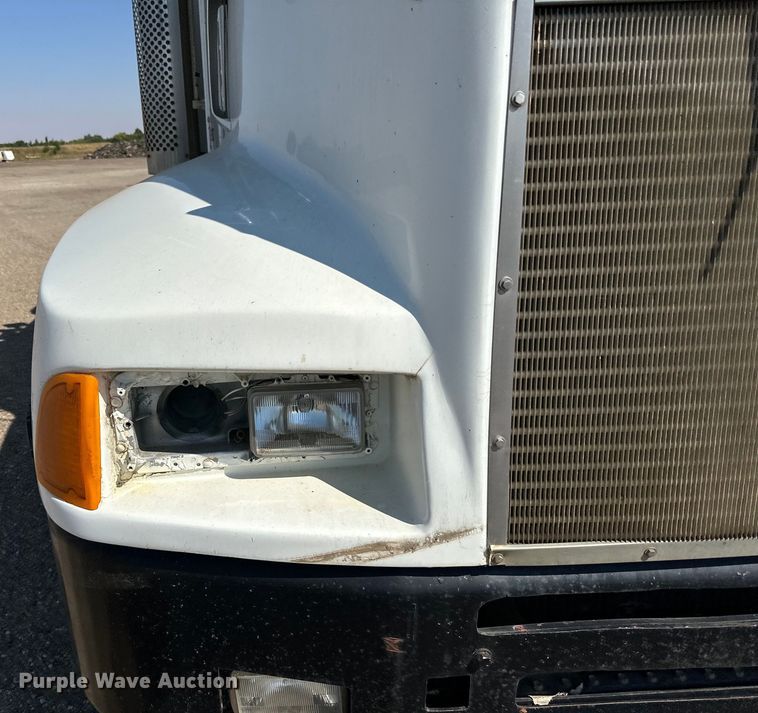 image for item DN0738 1986 Kenworth  T600A utility / service truck