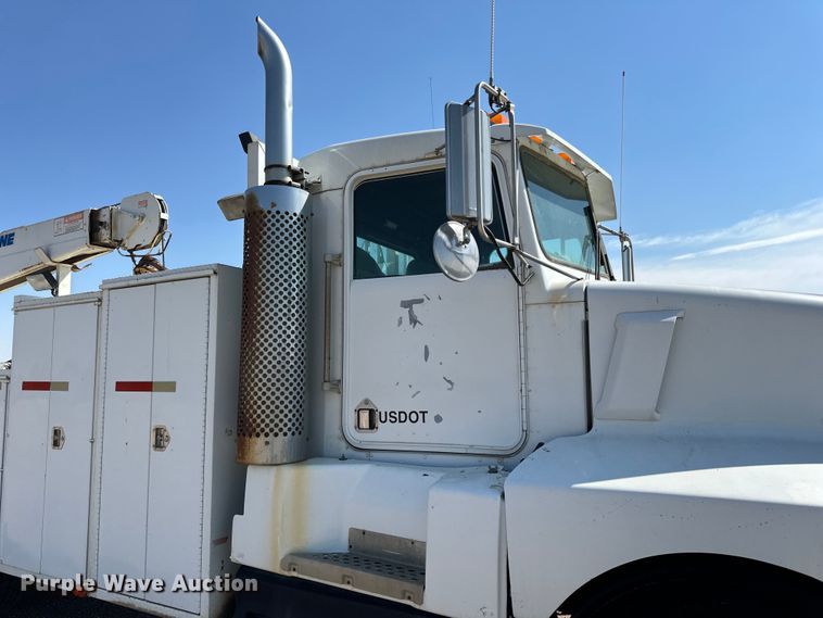 image for item DN0738 1986 Kenworth  T600A utility / service truck