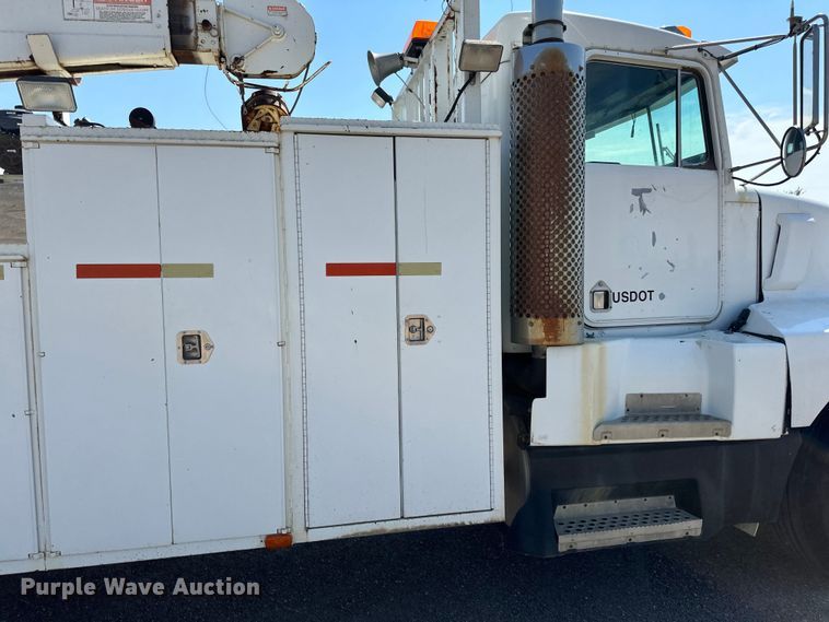 image for item DN0738 1986 Kenworth  T600A utility / service truck