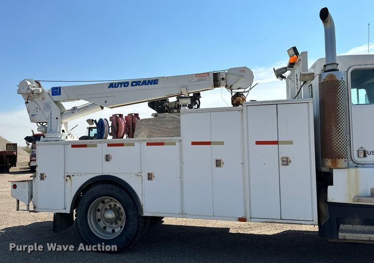 image for item DN0738 1986 Kenworth  T600A utility / service truck