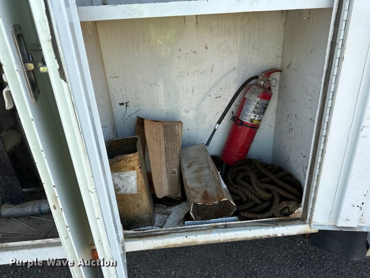 image for item DN0738 1986 Kenworth  T600A utility / service truck