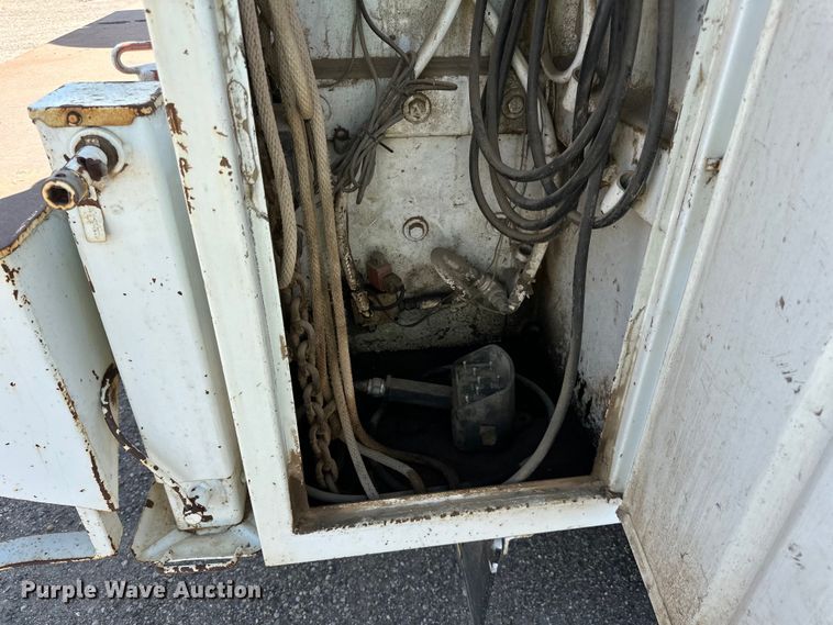 image for item DN0738 1986 Kenworth  T600A utility / service truck