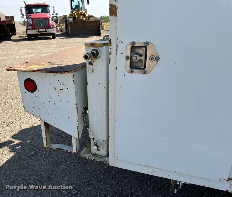 image for item DN0738 1986 Kenworth  T600A utility / service truck