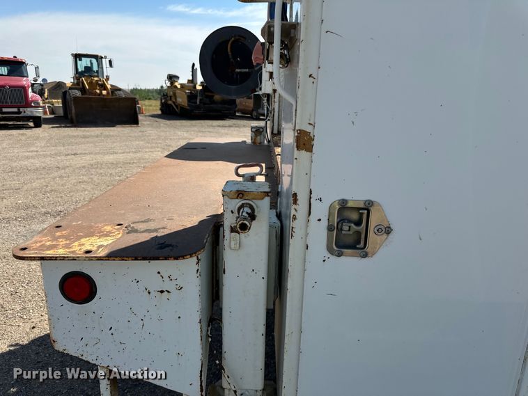 image for item DN0738 1986 Kenworth  T600A utility / service truck