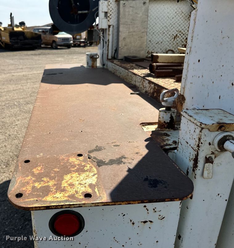 image for item DN0738 1986 Kenworth  T600A utility / service truck