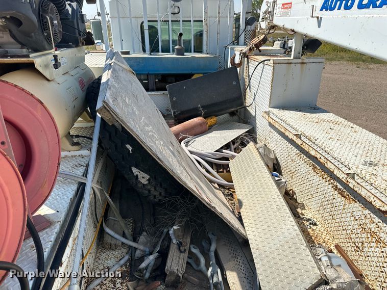 image for item DN0738 1986 Kenworth  T600A utility / service truck