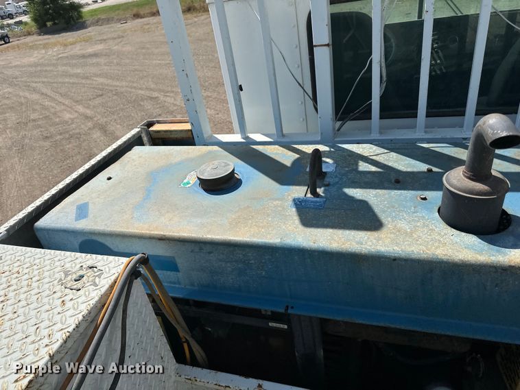 image for item DN0738 1986 Kenworth  T600A utility / service truck