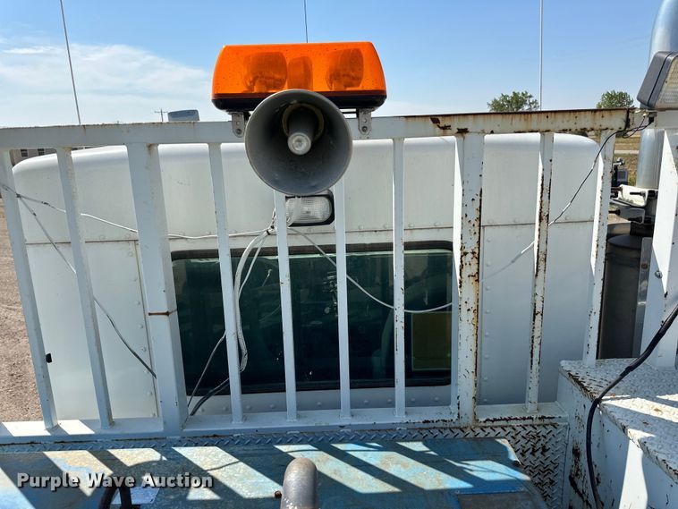 image for item DN0738 1986 Kenworth  T600A utility / service truck