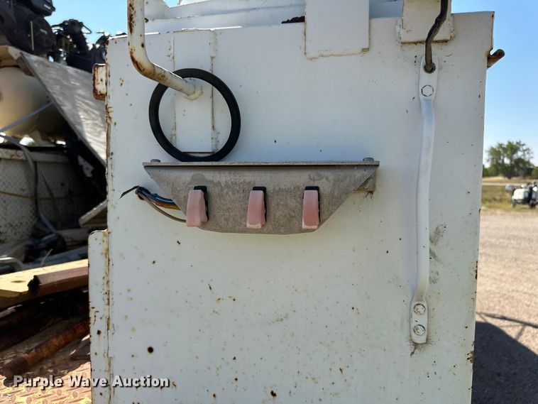 image for item DN0738 1986 Kenworth  T600A utility / service truck