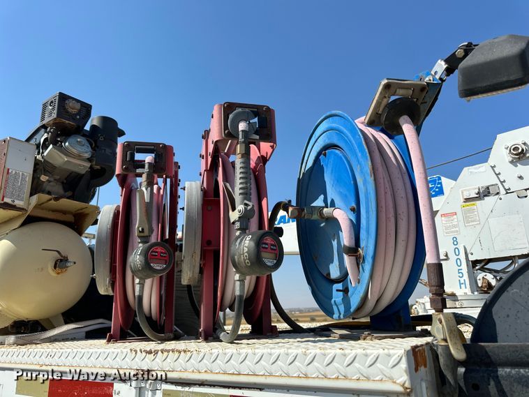 image for item DN0738 1986 Kenworth  T600A utility / service truck