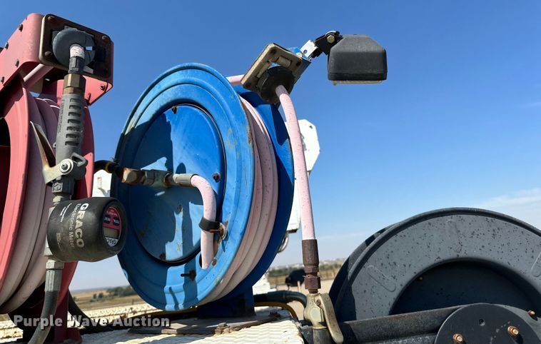 image for item DN0738 1986 Kenworth  T600A utility / service truck