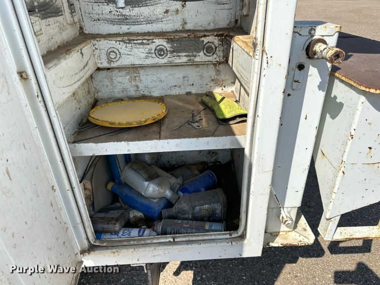 image for item DN0738 1986 Kenworth  T600A utility / service truck