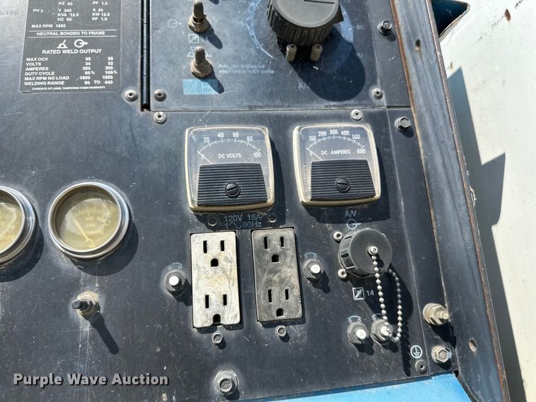 image for item DN0738 1986 Kenworth  T600A utility / service truck