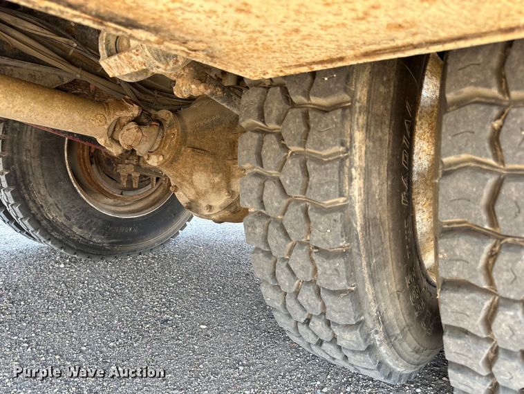 image for item DN0738 1986 Kenworth  T600A utility / service truck