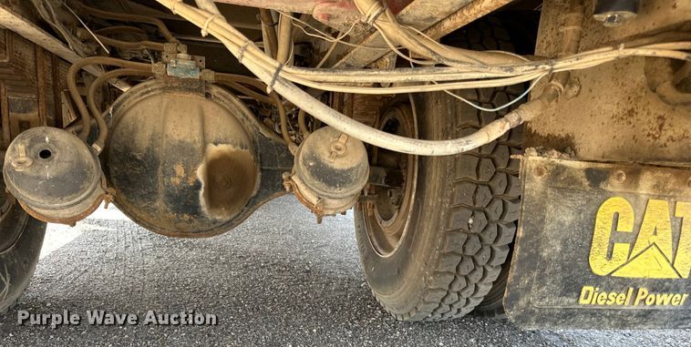 image for item DN0738 1986 Kenworth  T600A utility / service truck