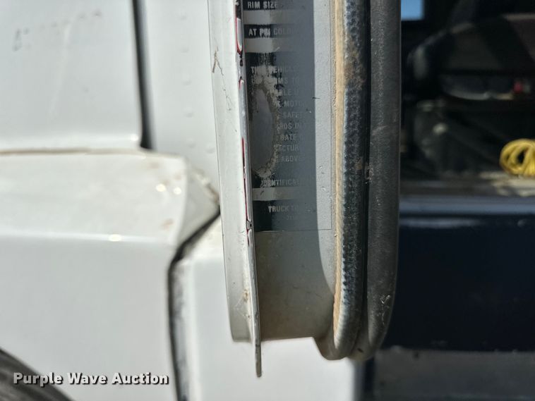 image for item DN0738 1986 Kenworth  T600A utility / service truck