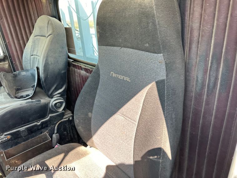 image for item DN0738 1986 Kenworth  T600A utility / service truck