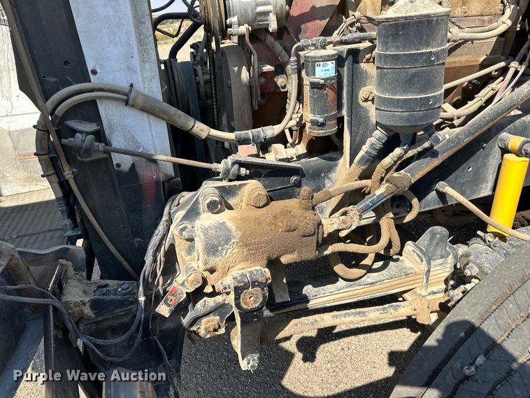 image for item DN0738 1986 Kenworth  T600A utility / service truck