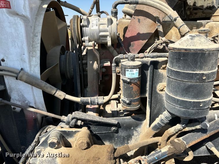 image for item DN0738 1986 Kenworth  T600A utility / service truck