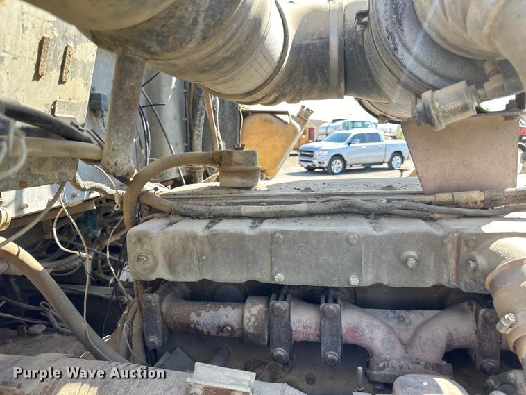 image for item DN0738 1986 Kenworth  T600A utility / service truck