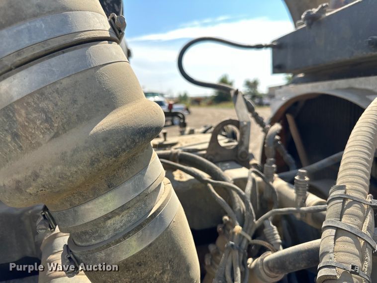 image for item DN0738 1986 Kenworth  T600A utility / service truck