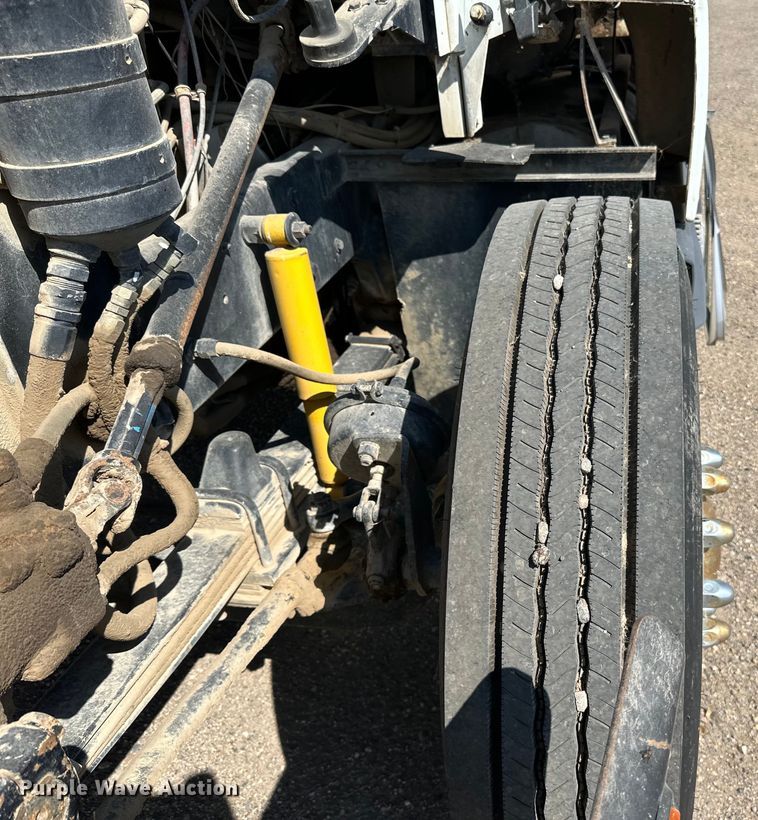 image for item DN0738 1986 Kenworth  T600A utility / service truck