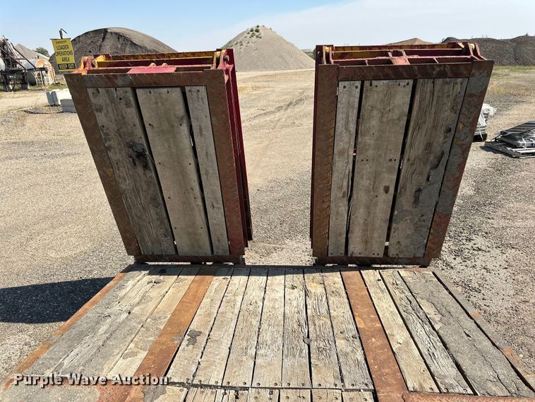 image for item DN0739 2001 Talbert equipment trailer