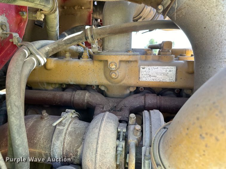 image for item DN0740 2003 International  9200i semi truck