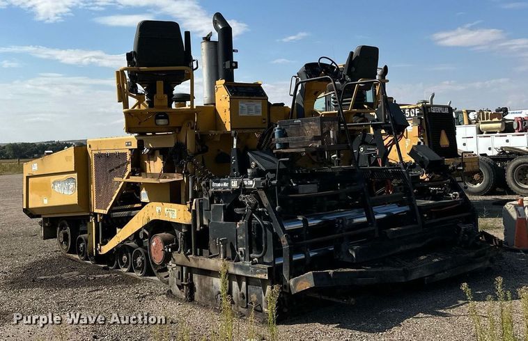 image for item DN0741 2011 Caterpillar  AP1055D paver