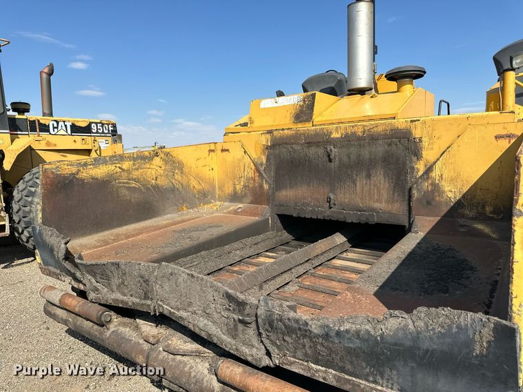 image for item DN0741 2011 Caterpillar  AP1055D paver