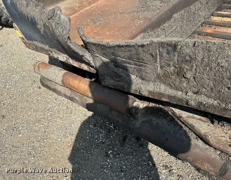 image for item DN0741 2011 Caterpillar  AP1055D paver