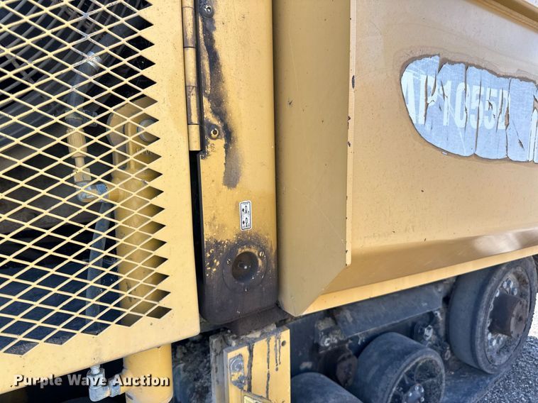 image for item DN0741 2011 Caterpillar  AP1055D paver