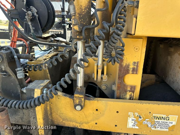 image for item DN0741 2011 Caterpillar  AP1055D paver