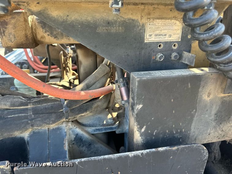 image for item DN0741 2011 Caterpillar  AP1055D paver