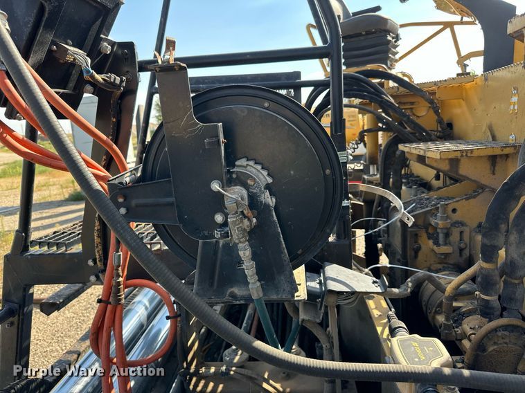 image for item DN0741 2011 Caterpillar  AP1055D paver